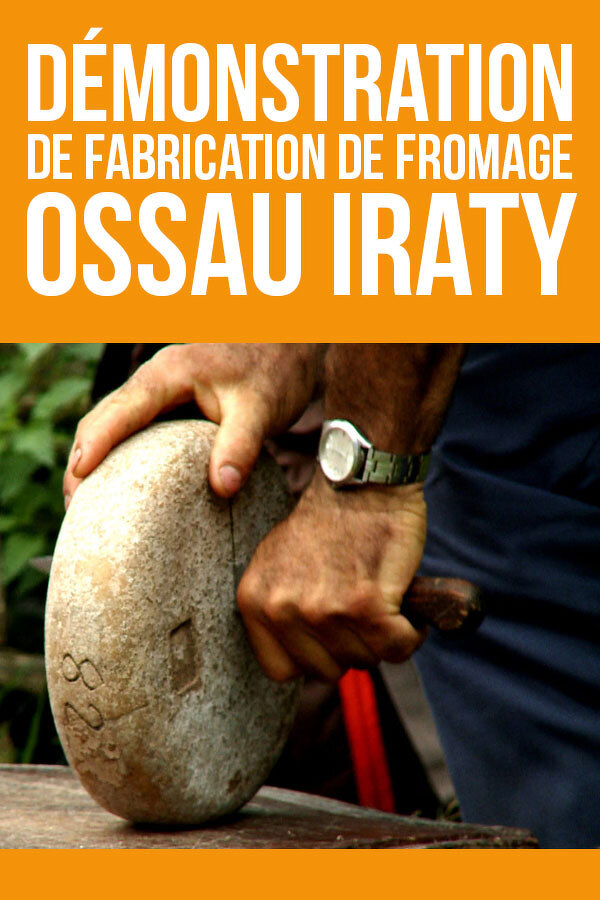 Démonstration de fabrication de fromage Ossau Iraty à Hendaye
