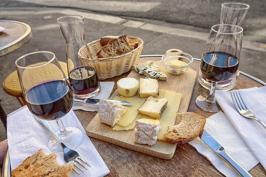 20ème fête des fromages et du vin à  Anglars-Juillac